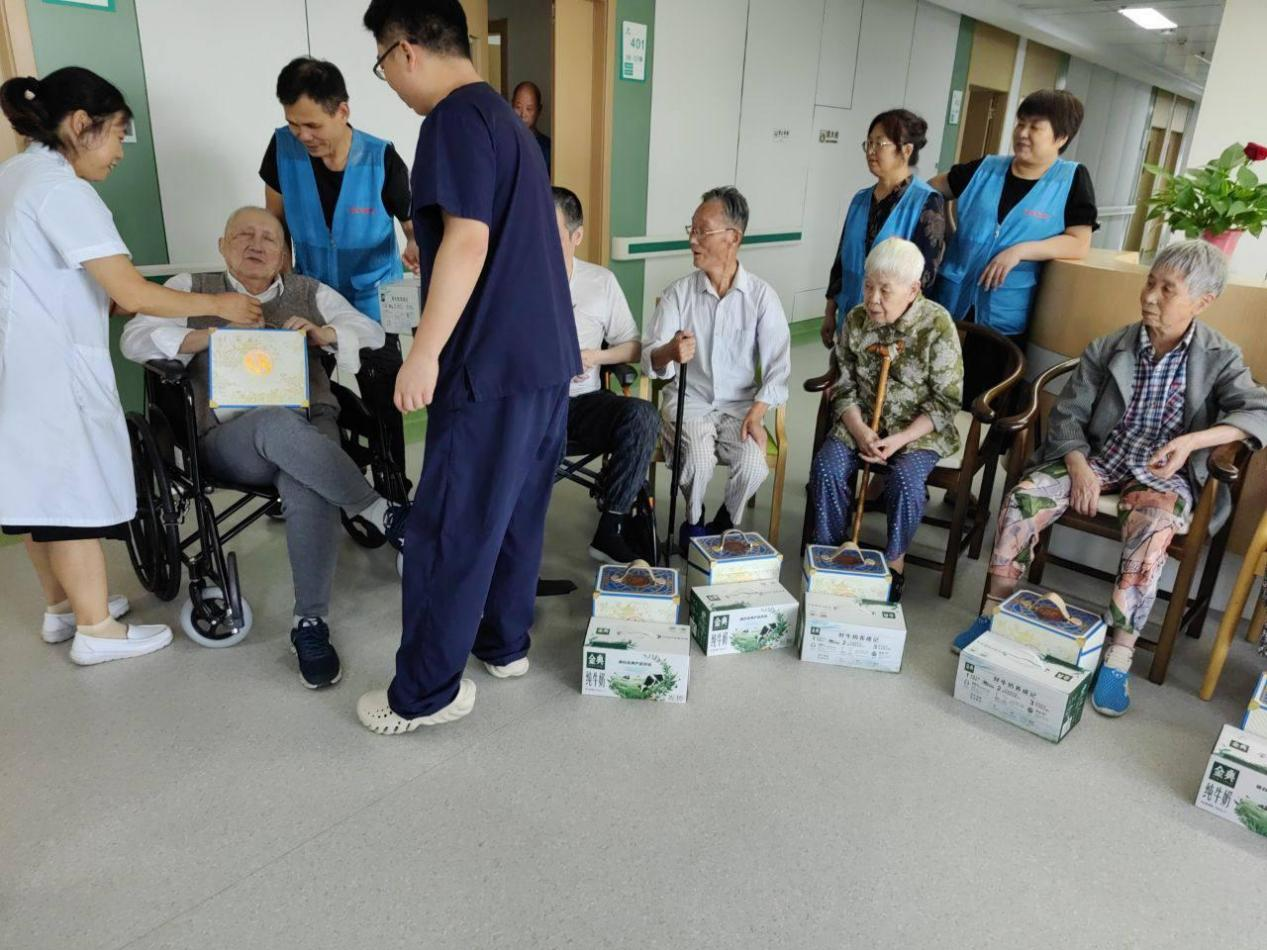 融诚汇联合会2025年：情系孤寡老人，让温暖与关爱同行